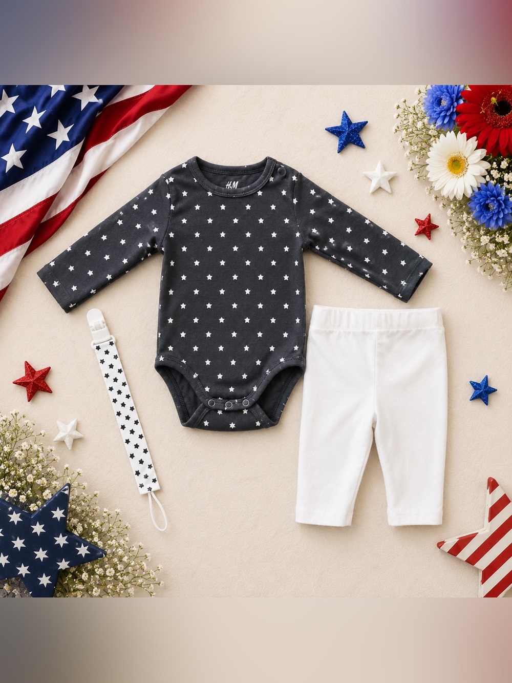 Patriotic Baby Set | H&M  Bodysuit (4-6 M) + Pants (0-3 M) + Star Pacifier Clip